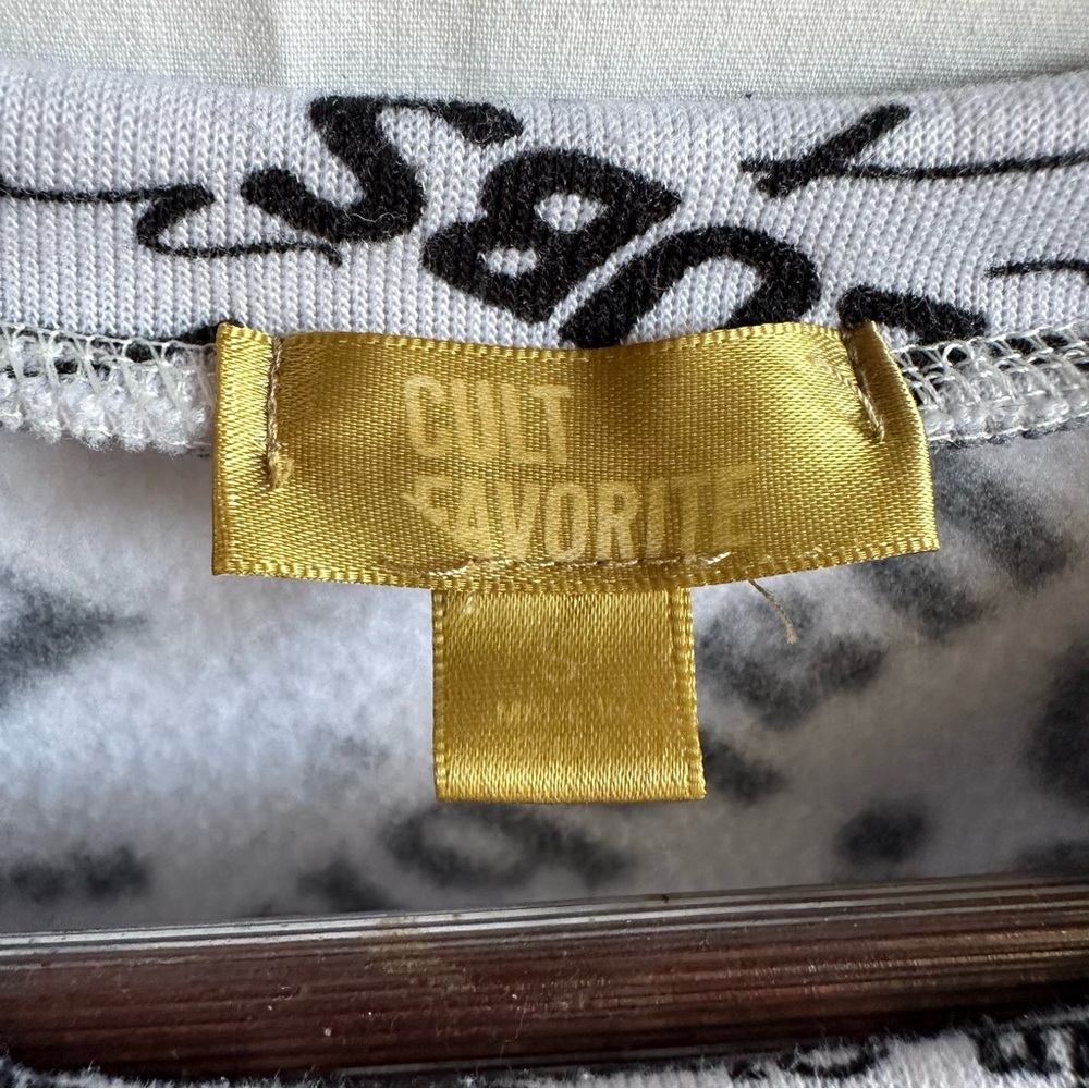 Cult Favorite Pullover S - Picture 3 of 4